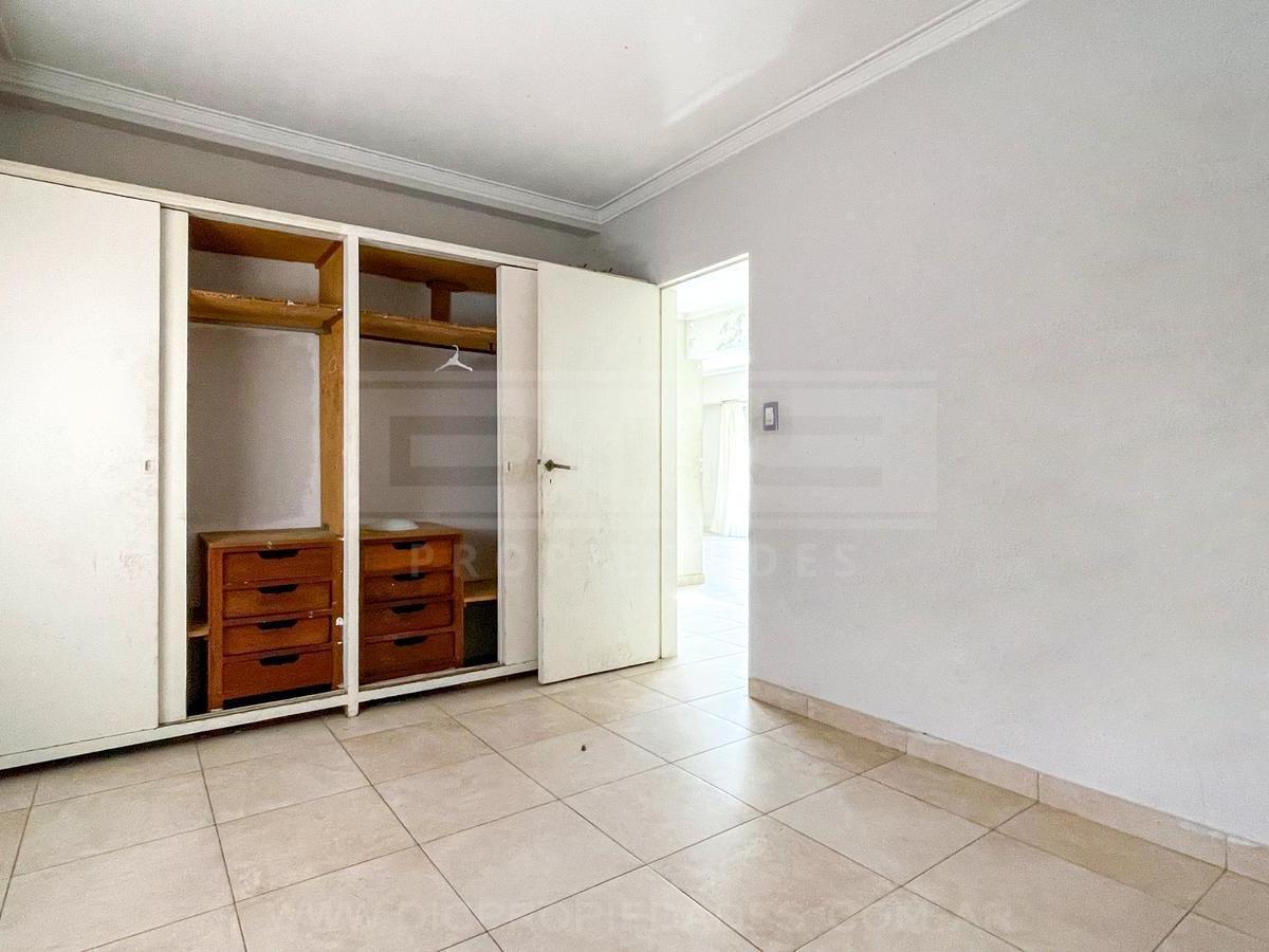 Casa 6 Dorm. Venta - Carapachay 4