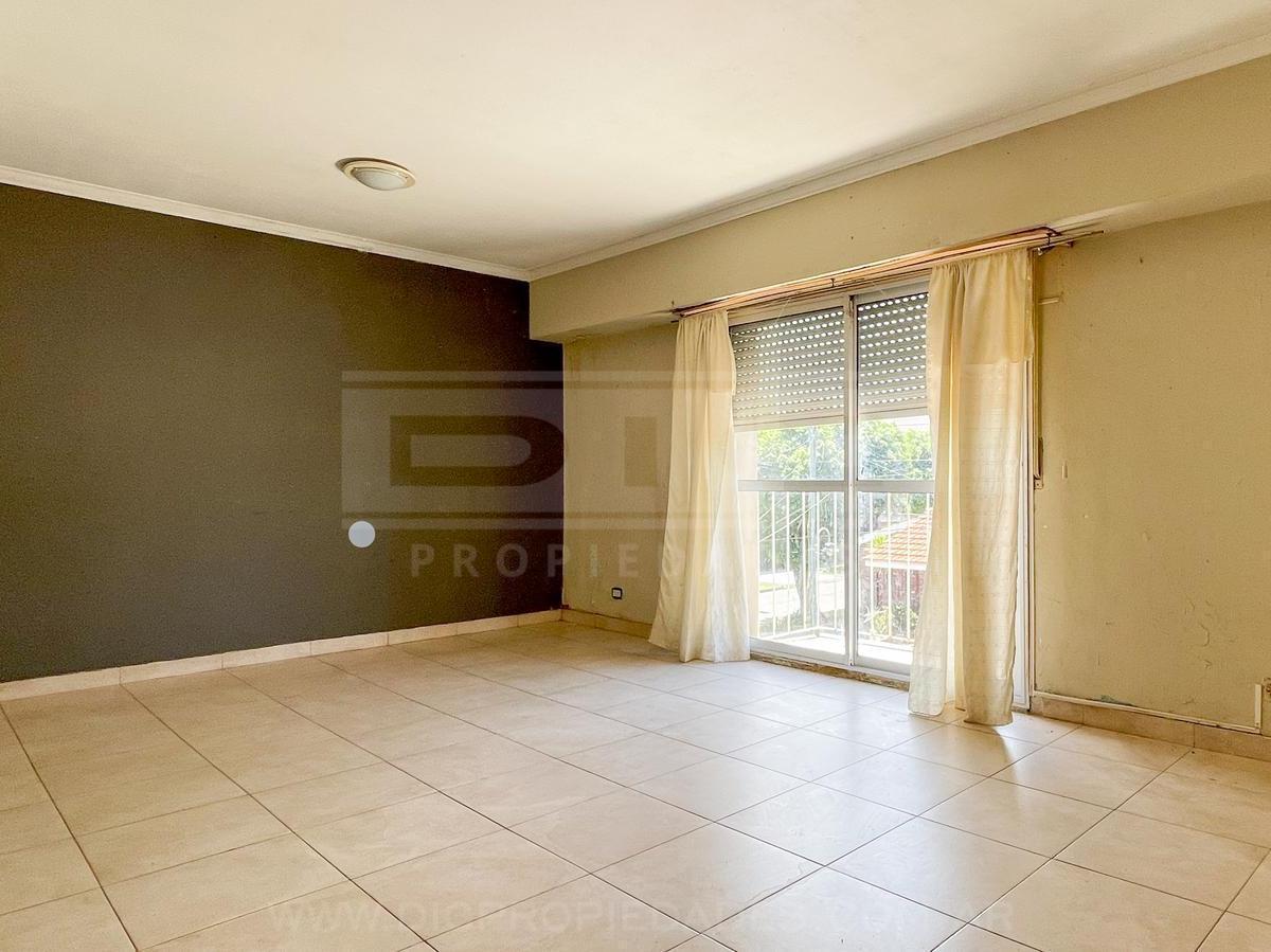 Casa 6 Dorm. Venta - Carapachay 2