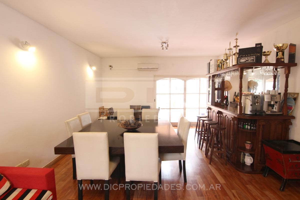 Casa 4 Dorm. Venta - Olivos 3