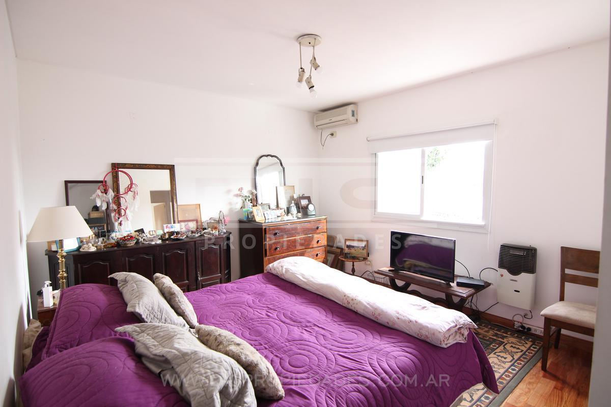 Casa 4 Dorm. Venta - Olivos 5