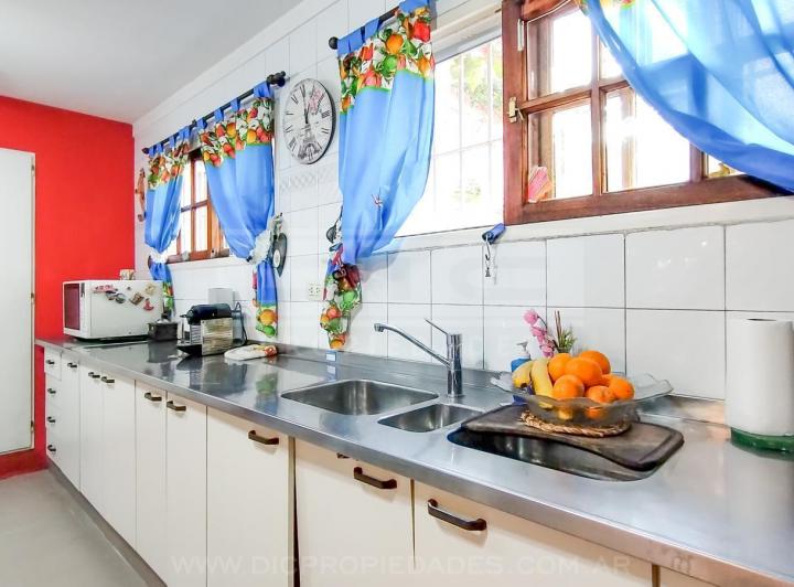Casa 6 dormitorios Venta - V.Lopez-Maipu/ Río 4