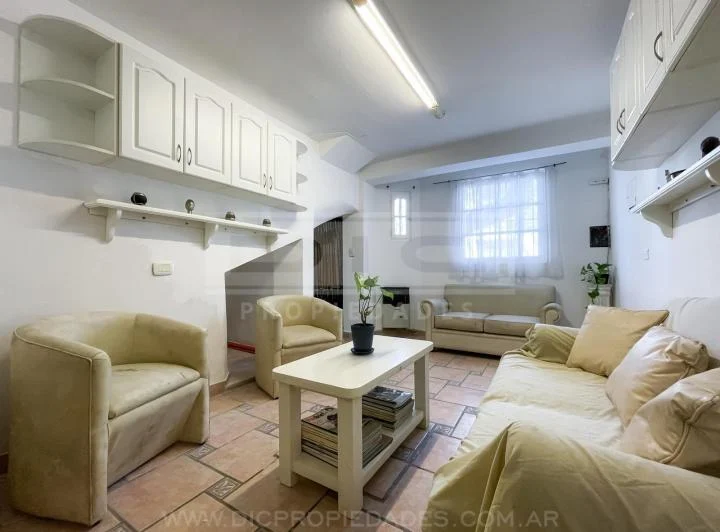 Casa 4 dormitorios Venta - La Lucila-Vias/Maipu 5