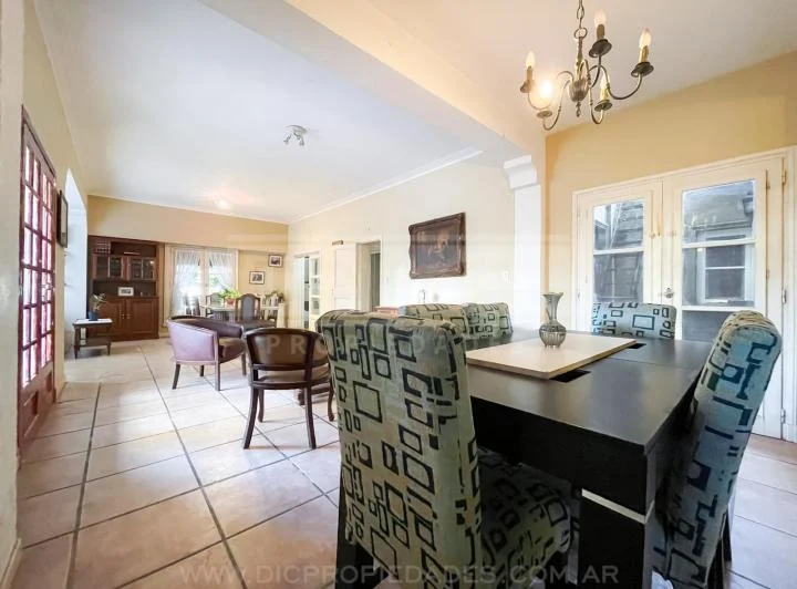 Casa 4 dormitorios Venta - La Lucila-Vias/Maipu 4