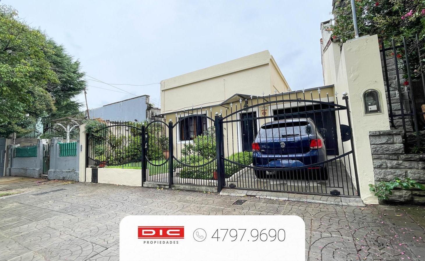 Casa 4 dormitorios Venta - Florida Mitre/Este