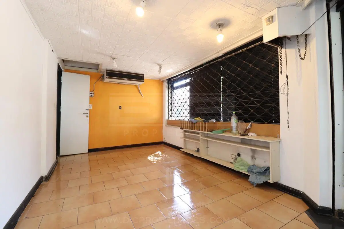 Muy buen Local en esquina calle transitada próximo a estación  - Villa Adelina 5