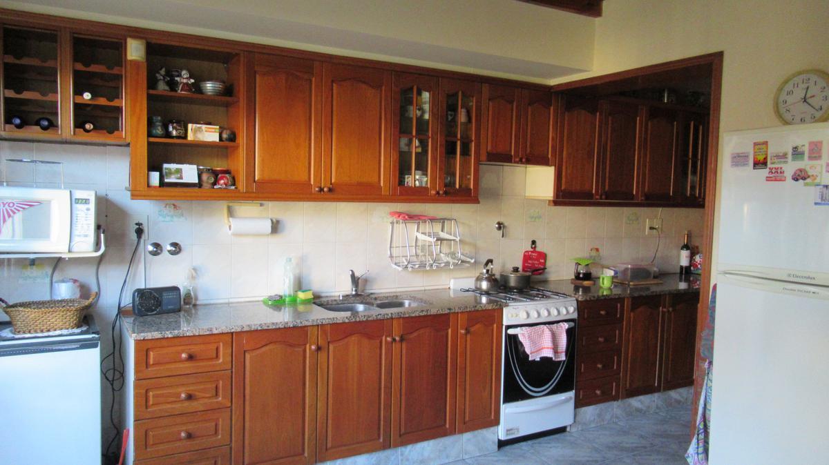 Foto de Chalet 3 dormitorios Venta - Carapachay, imagen 4