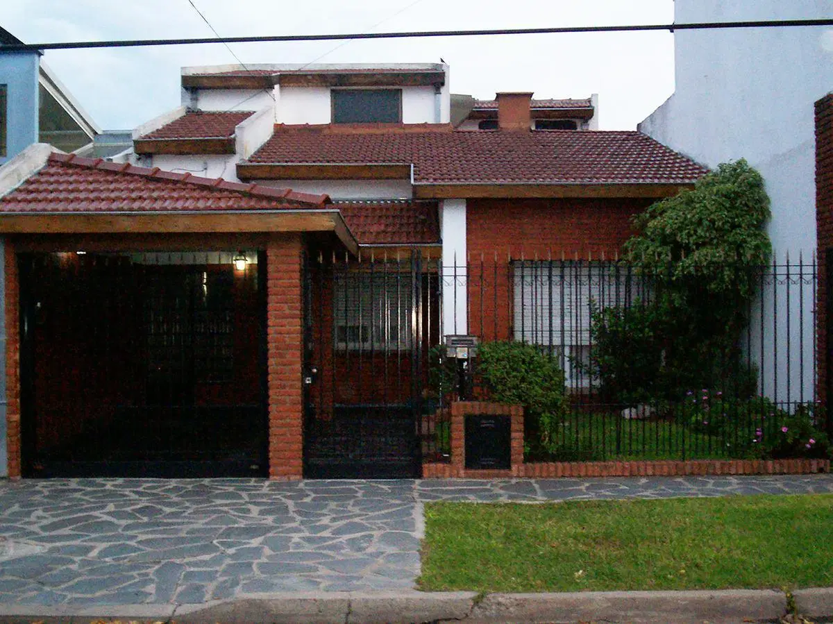 Chalet 3 dormitorios Venta - Carapachay 2