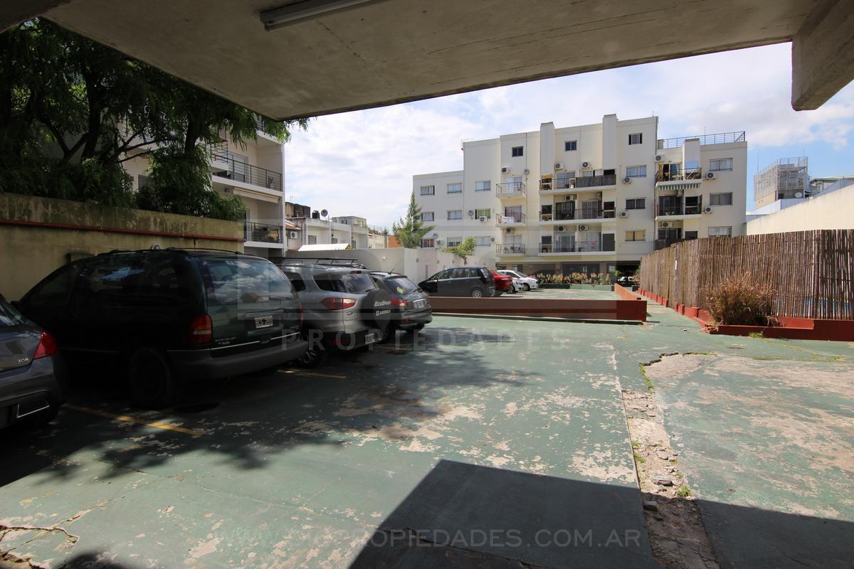 Cochera edificio Terrazas de Ugarte. Oportunidad!!- Munro