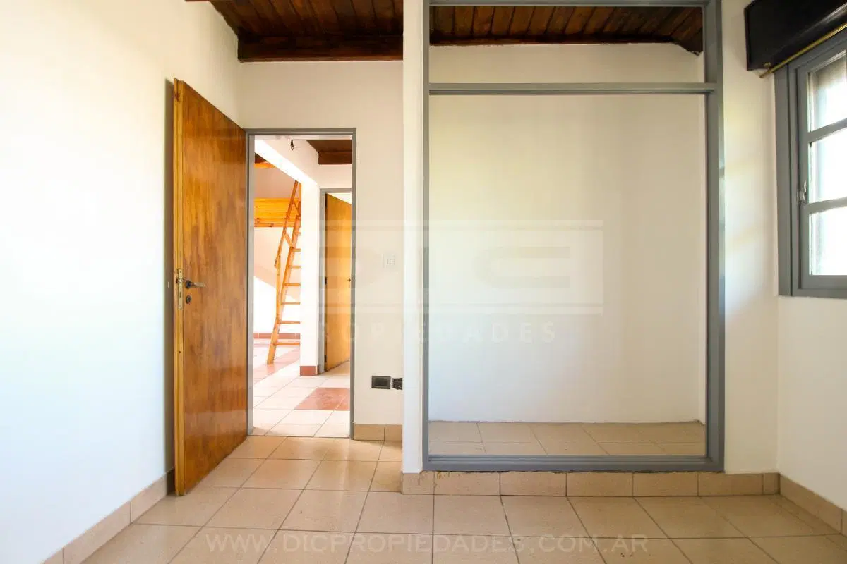 Muy buen PH 3 ambientes Venta - Carapachay 4