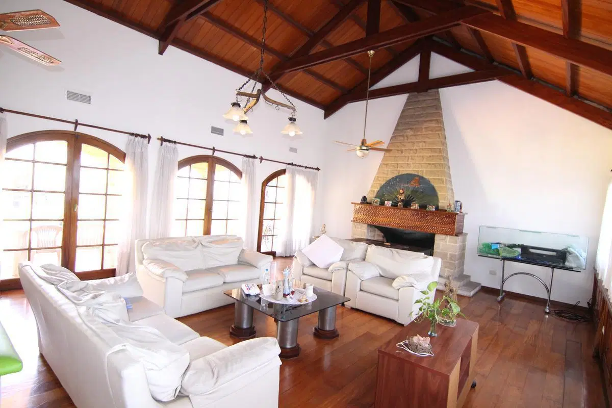 Chalet 4 dormitorios Venta - General San Martin 3