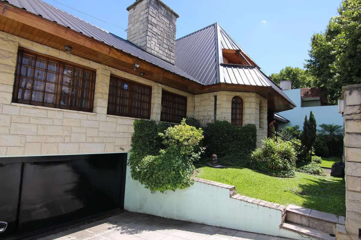 Chalet 4 dormitorios Venta - General San Martin 2