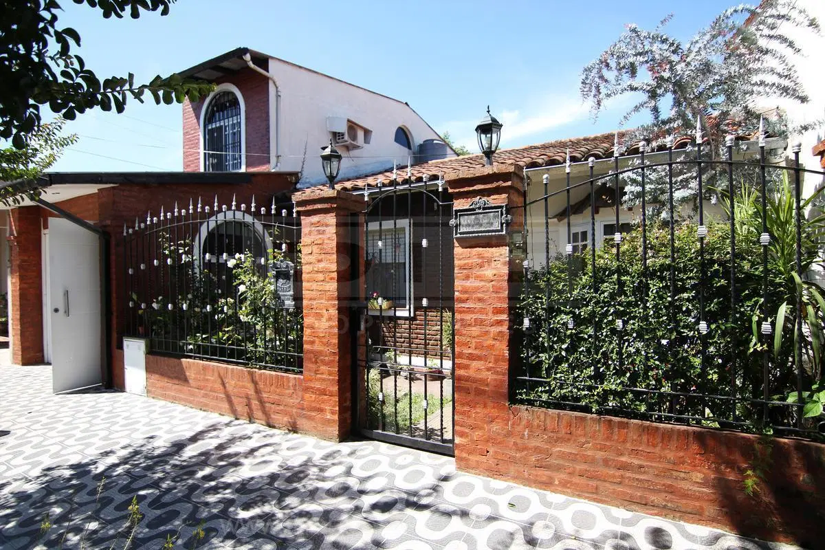 Chalet 4 ambientes Venta - Villa Adelina 4