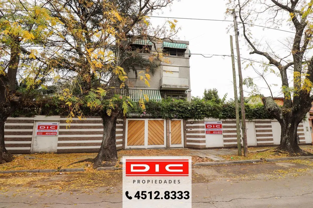 Casa 7 dormitorios Venta  - San Andres 4