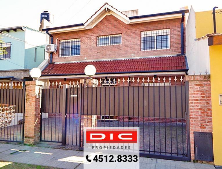 Chalet 3 dormitorios Venta - Villa Adelina