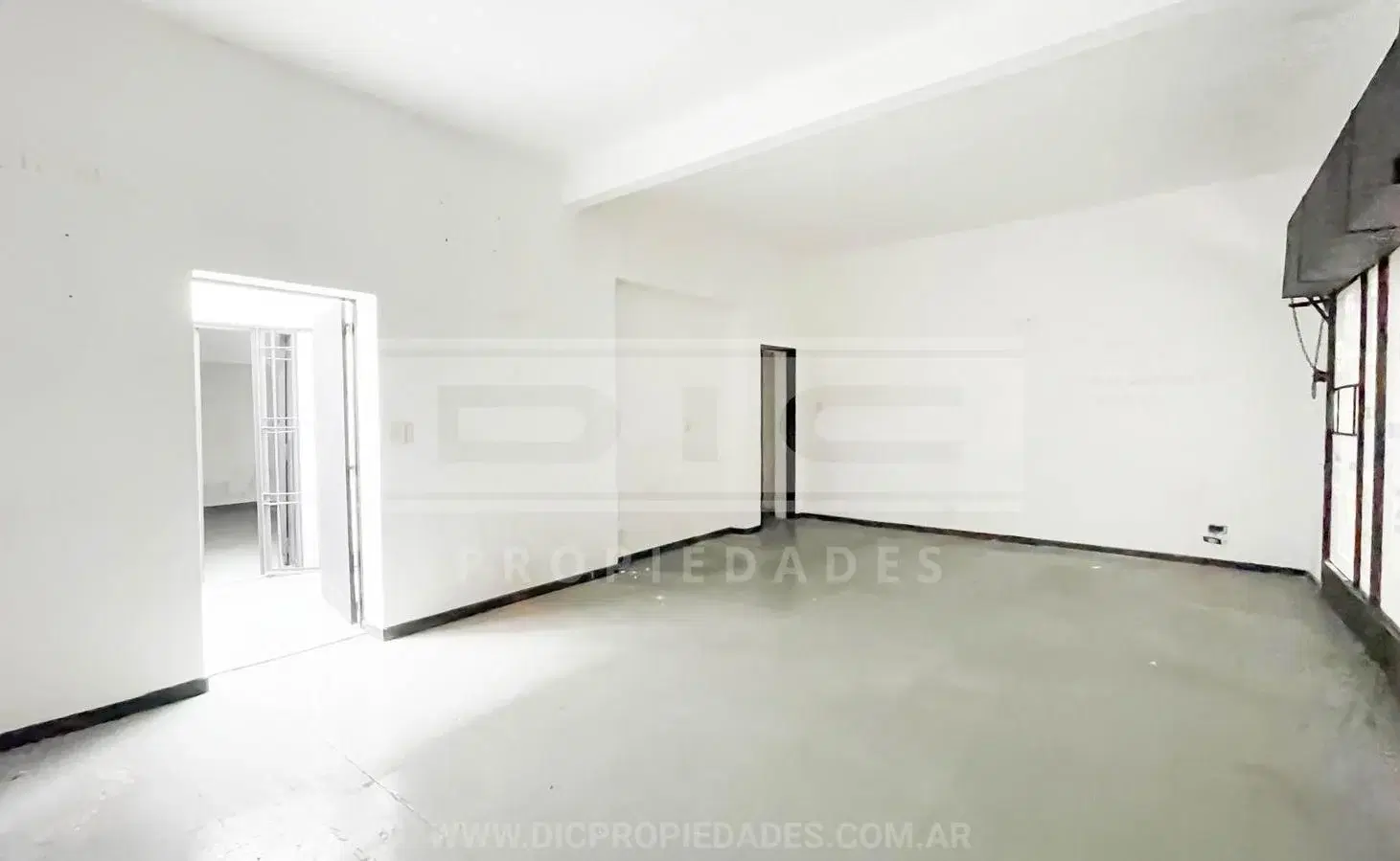 Local Venta - Villa Adelina 4