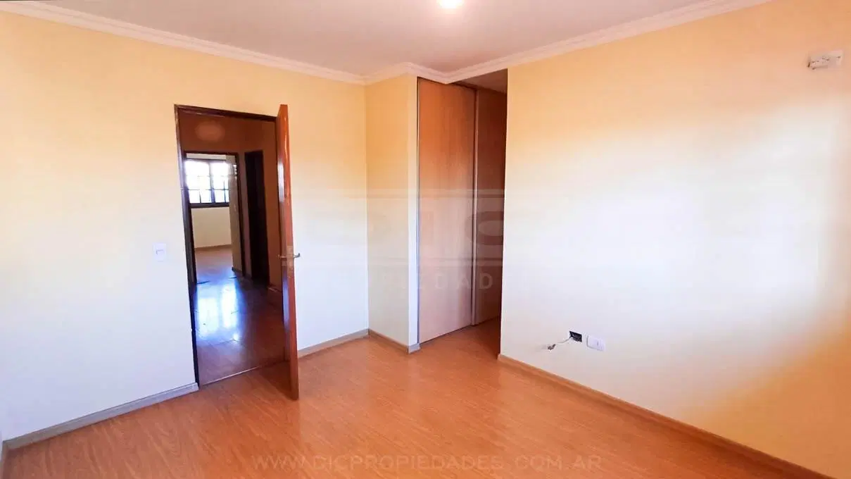 Casa 3 dormitorios Venta - Carapachay 2