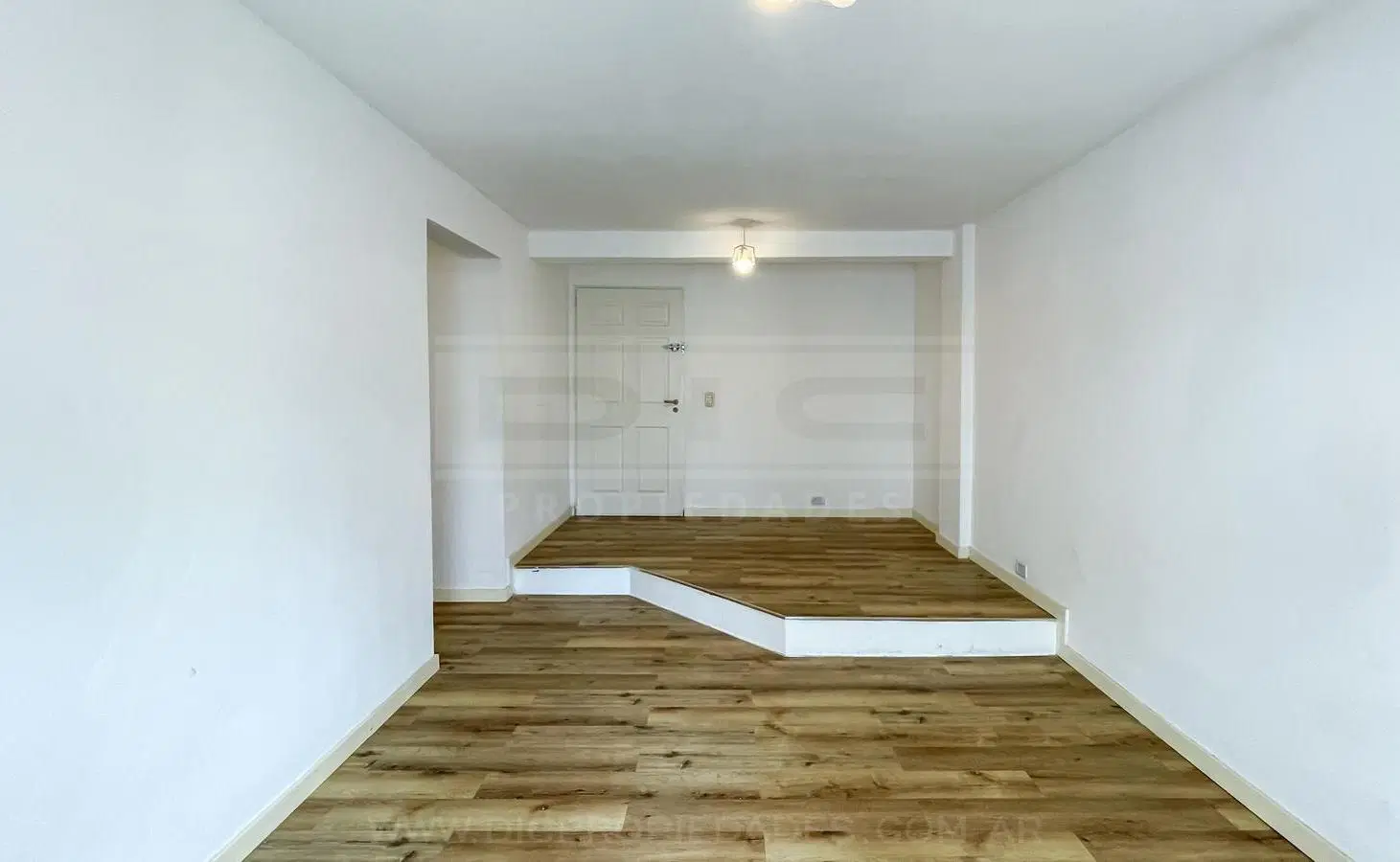 Departamento 2 ambientes Alquiler - S.Isi.-Vias/Rolon 2