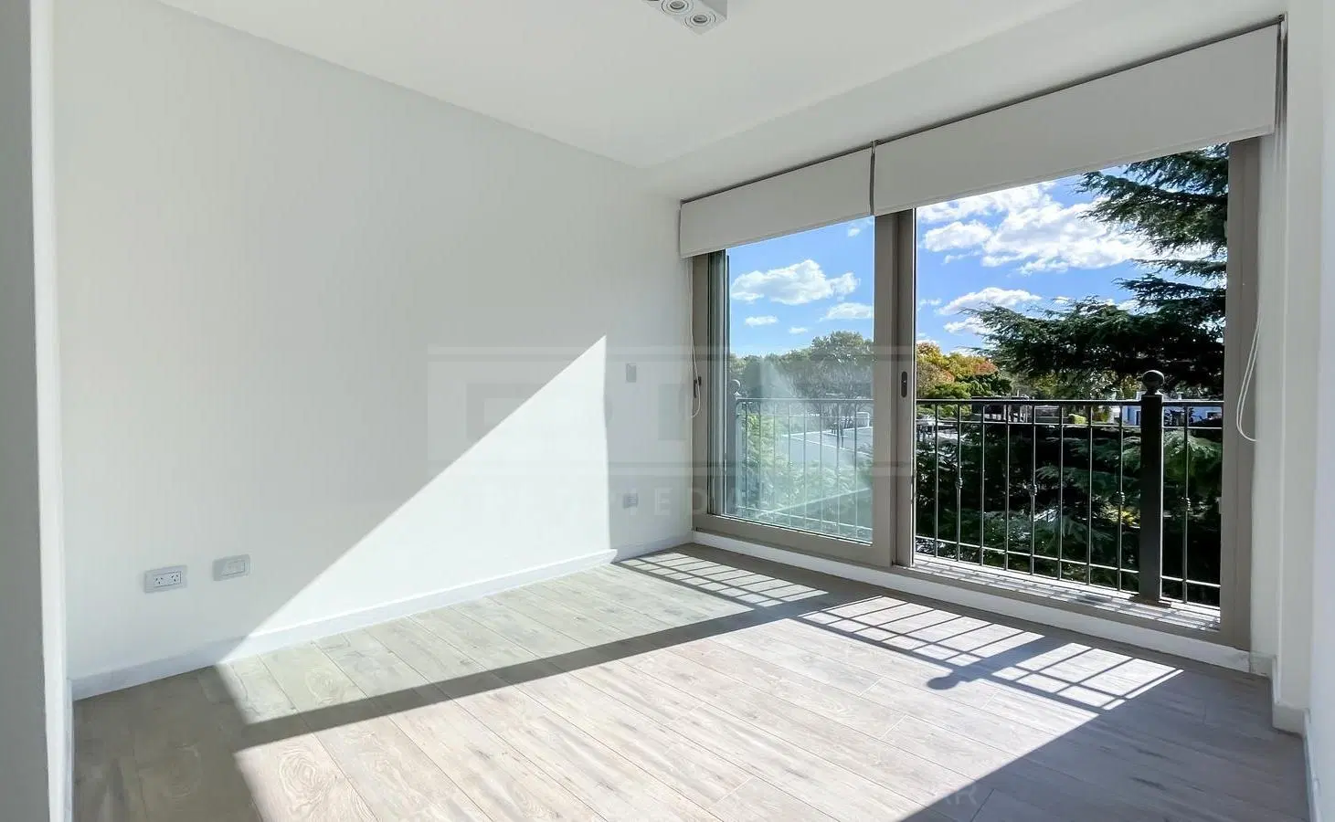 Departamento 4 ambientes Venta - San Isidro 5