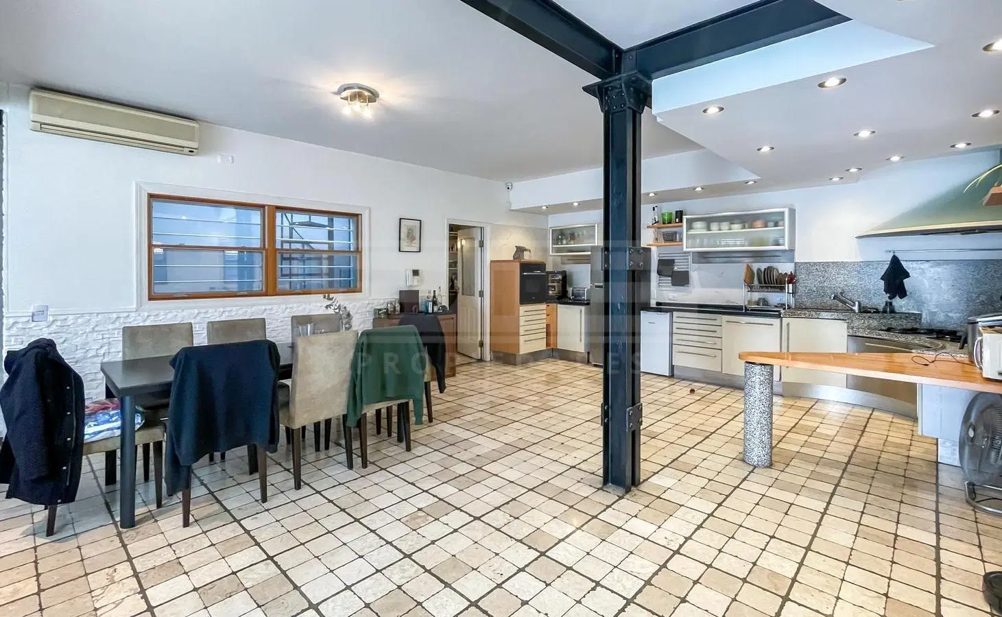 Casa 3 dormitorios Alquiler - La Lucila-Vias/Maipu 2