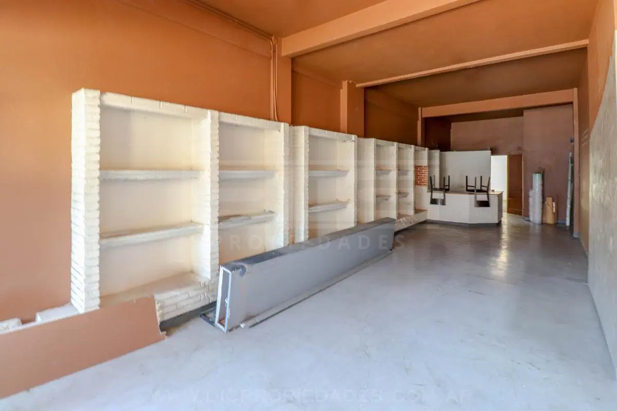 Local sobre av maipu zona comercial 36 m2 - Alquiler - Olivos 4