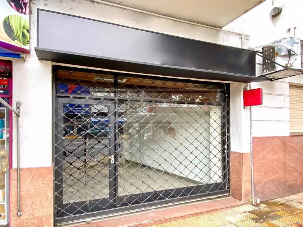 Local sobre av maipu zona comercial 36 m2 - Alquiler - Olivos 5