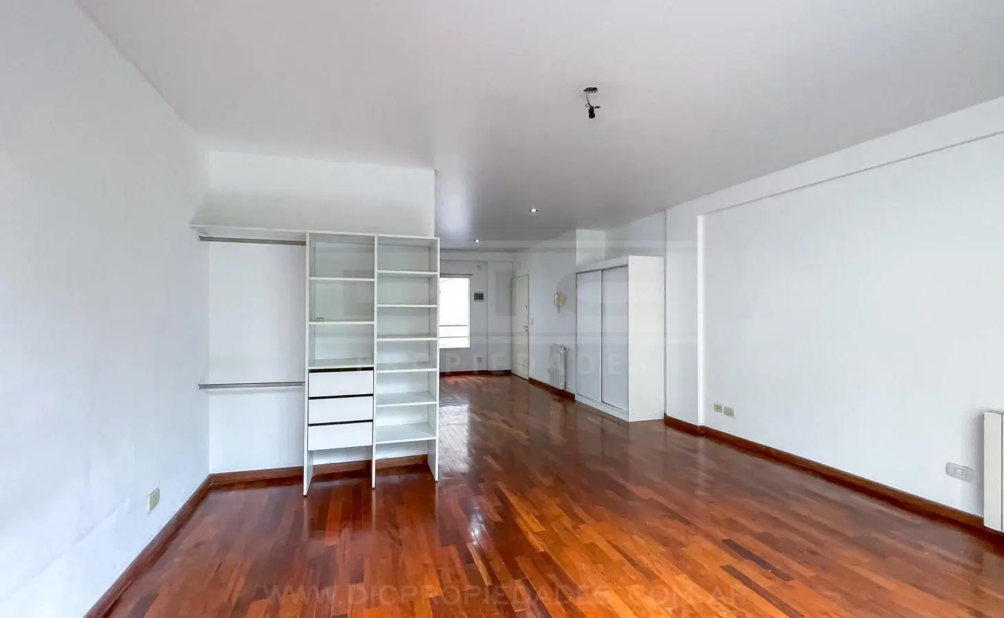 Departamento monoambiente alquiler - Olivos-Vias/Maipu 2