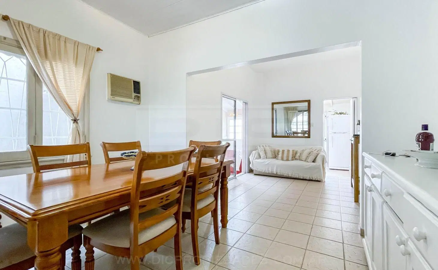 Vta c/renta mensual.  M/b chalet 3 amb con dependen. Lav. Patio. Prox Av Rolon. 2