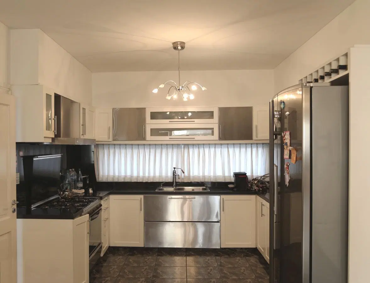 Chalet de 4 ambientes sobre lote de 450m2 en Las Lomas de San Isidro 5
