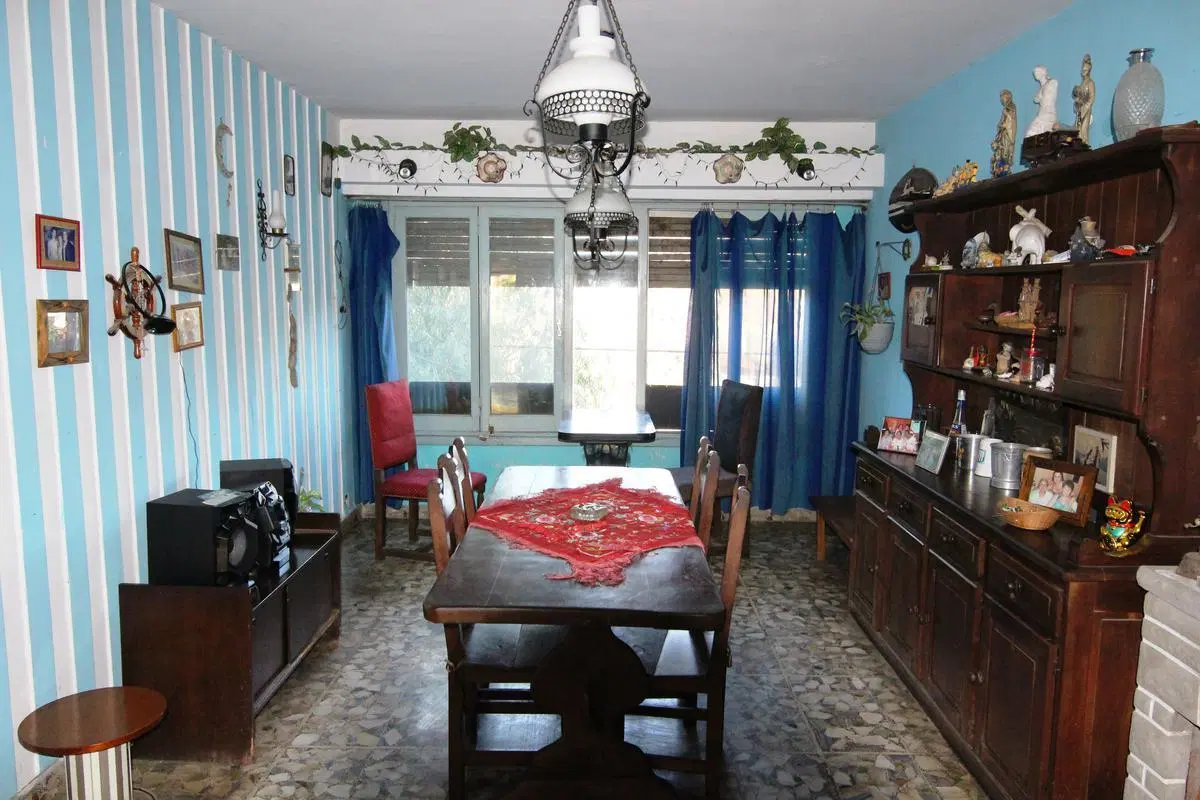 Casa 4 ambientes entrada independiente   galpon de 180m2. Zona Tren de la Costa. Venta en block 4
