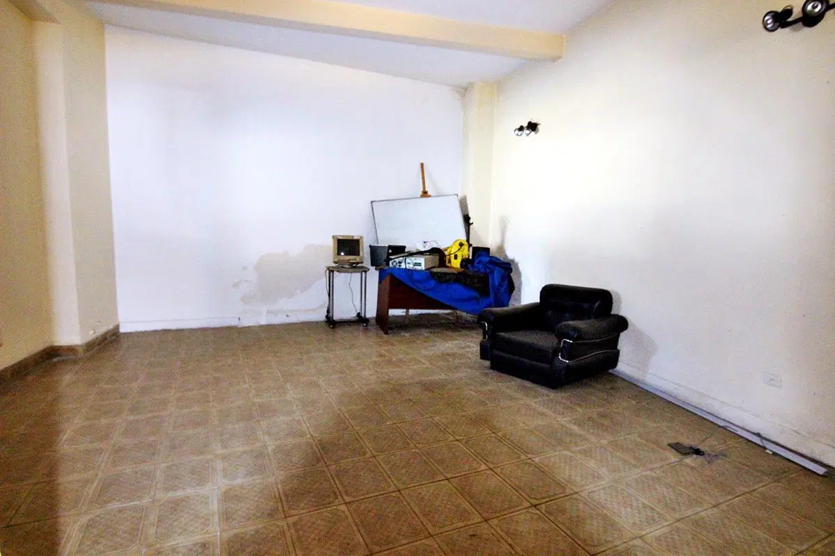 Excelente local en excelente esquina comercial de San Fernando sobre lote de 219m2. Ideal inversor. 4