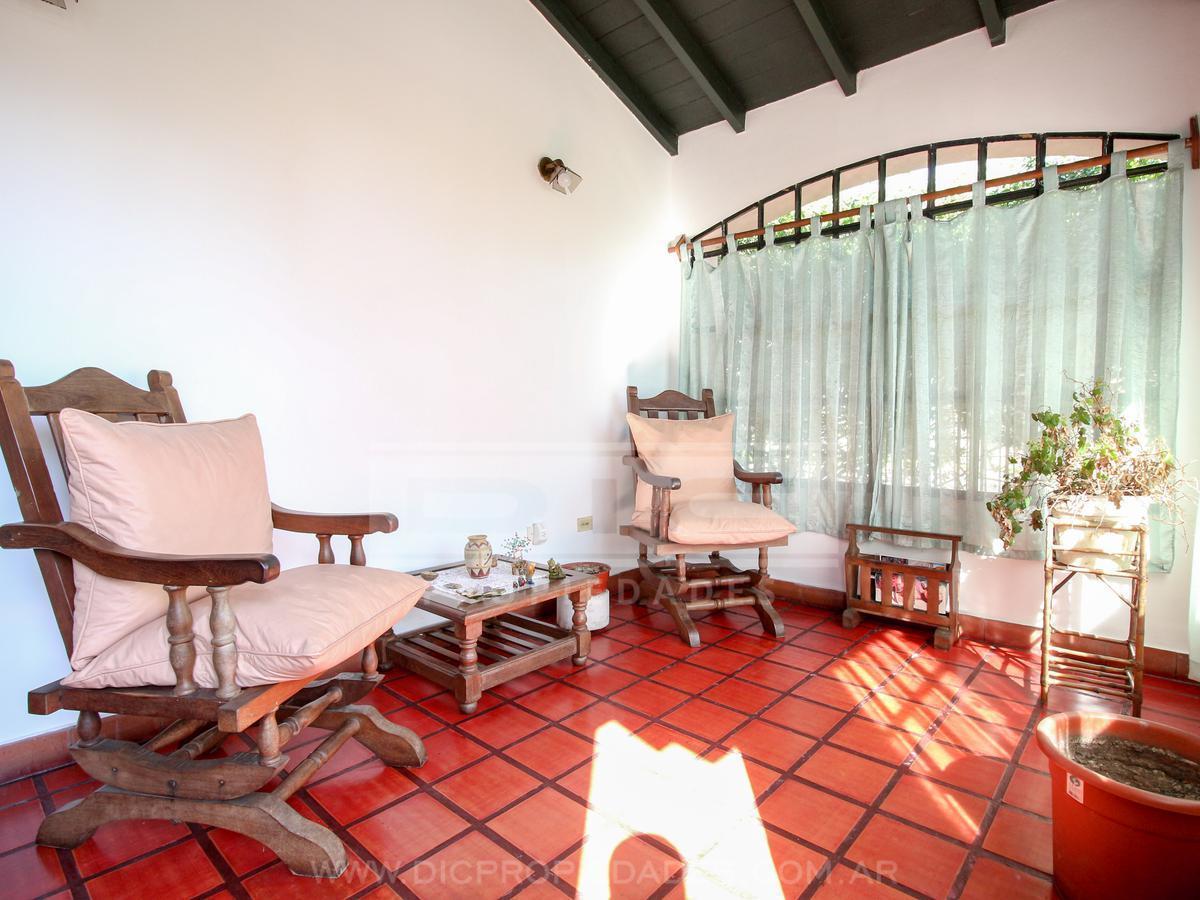 Foto de Chalet 4 ambientes c/garaje p/2 autos. Patio con piscina. Jardin y, imagen 5