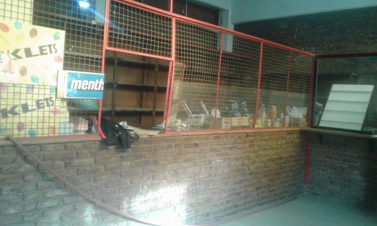Foto de Local más cuatro departamentos a nuevo - Boulogne, imagen 4