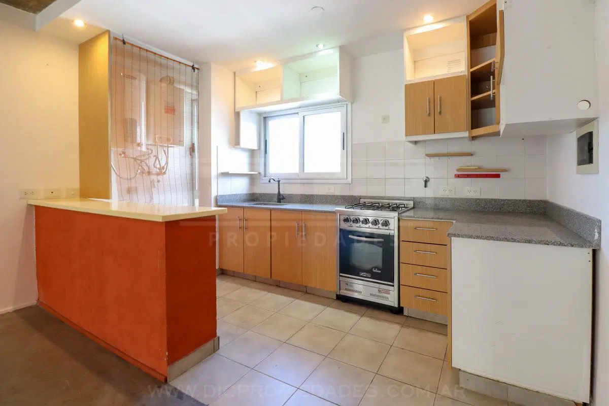 Departamento 3 ambientes venta - San Isidro 2