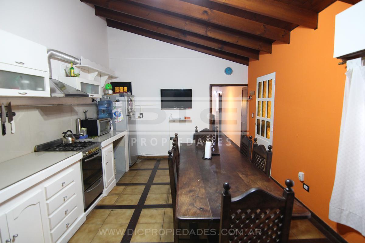 Foto de Casa de 3 amb c/cochera pasante, quincho y patio c/parrilla, imagen 5