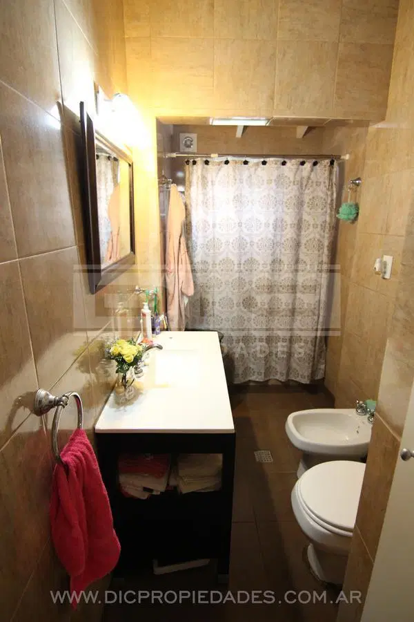 Muy buen Chalet 3 amb. con Amplio Jardin-  Beccar 8