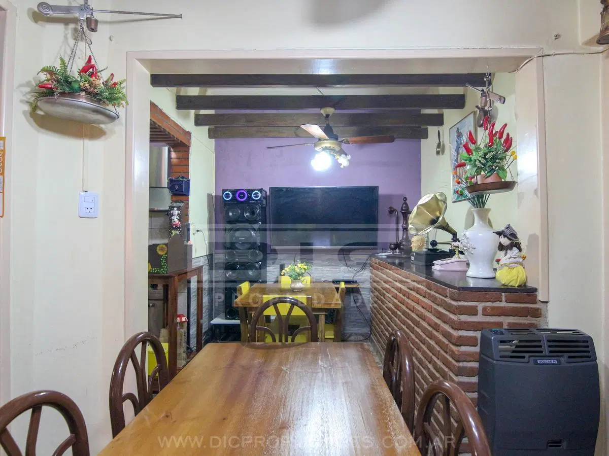Casa  6 Ambientes en  2 plantas y  Dto. en el fondo Venta - Boulogne 3