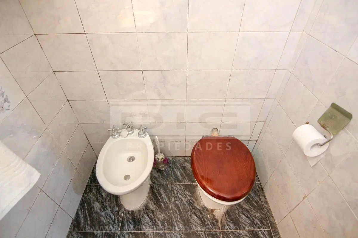 Casa  6 Ambientes en  2 plantas y  Dto. en el fondo Venta - Boulogne 5