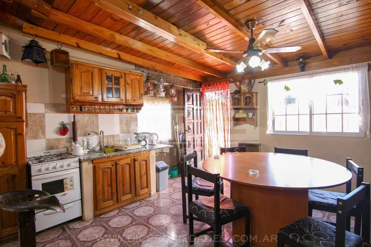 Casa  6 Ambientes en  2 plantas y  Dto. en el fondo Venta - Boulogne 4