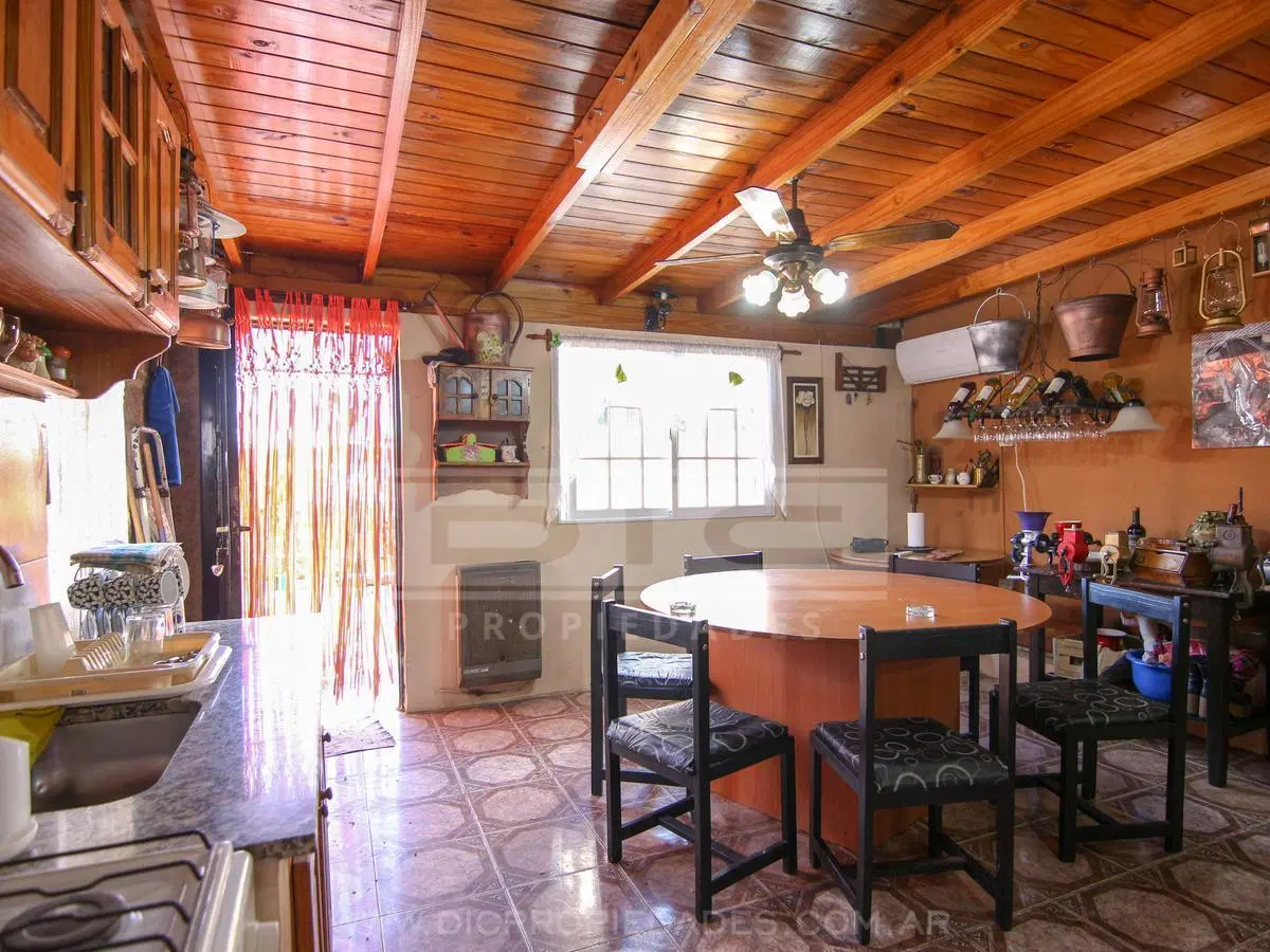 Casa  6 Ambientes en  2 plantas y  Dto. en el fondo Venta - Boulogne 8