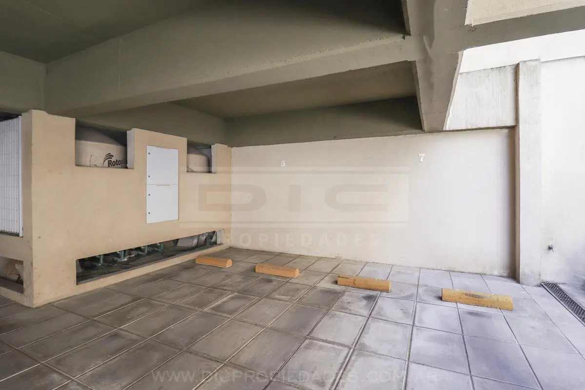 Cochera cubierta en venta San Fernando 4