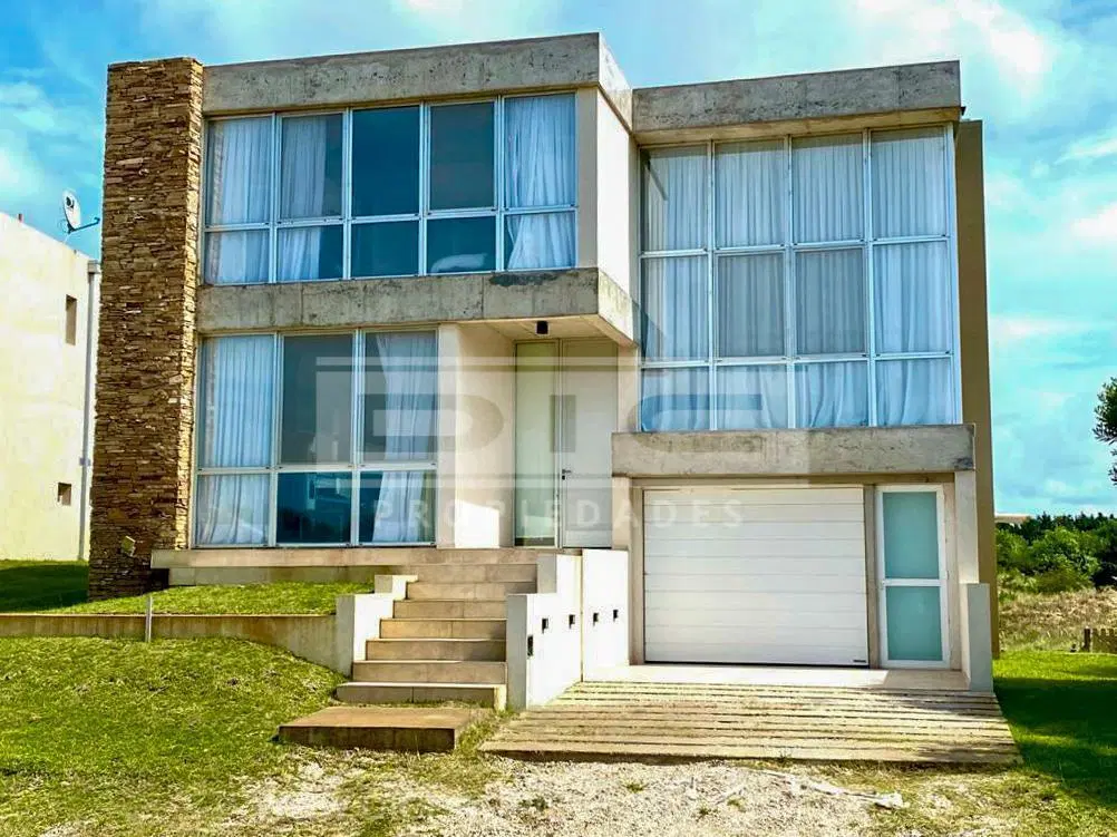 Casa 7 ambientes Venta - Barrio Costa Esmeralda 2
