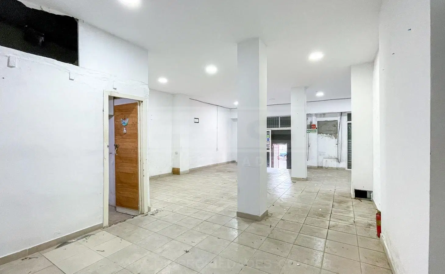 Venta en block de 2 unidades de vivienda más local comercial Venta - Tigre 4