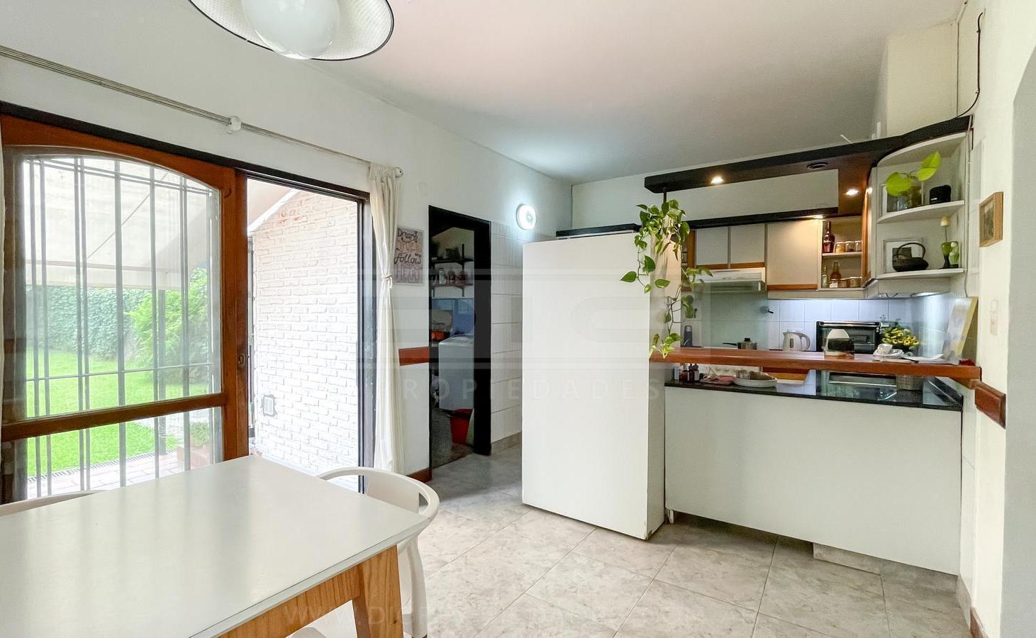 Foto de Chalet 4 dormitorios Venta - Don Torcuato, imagen 3