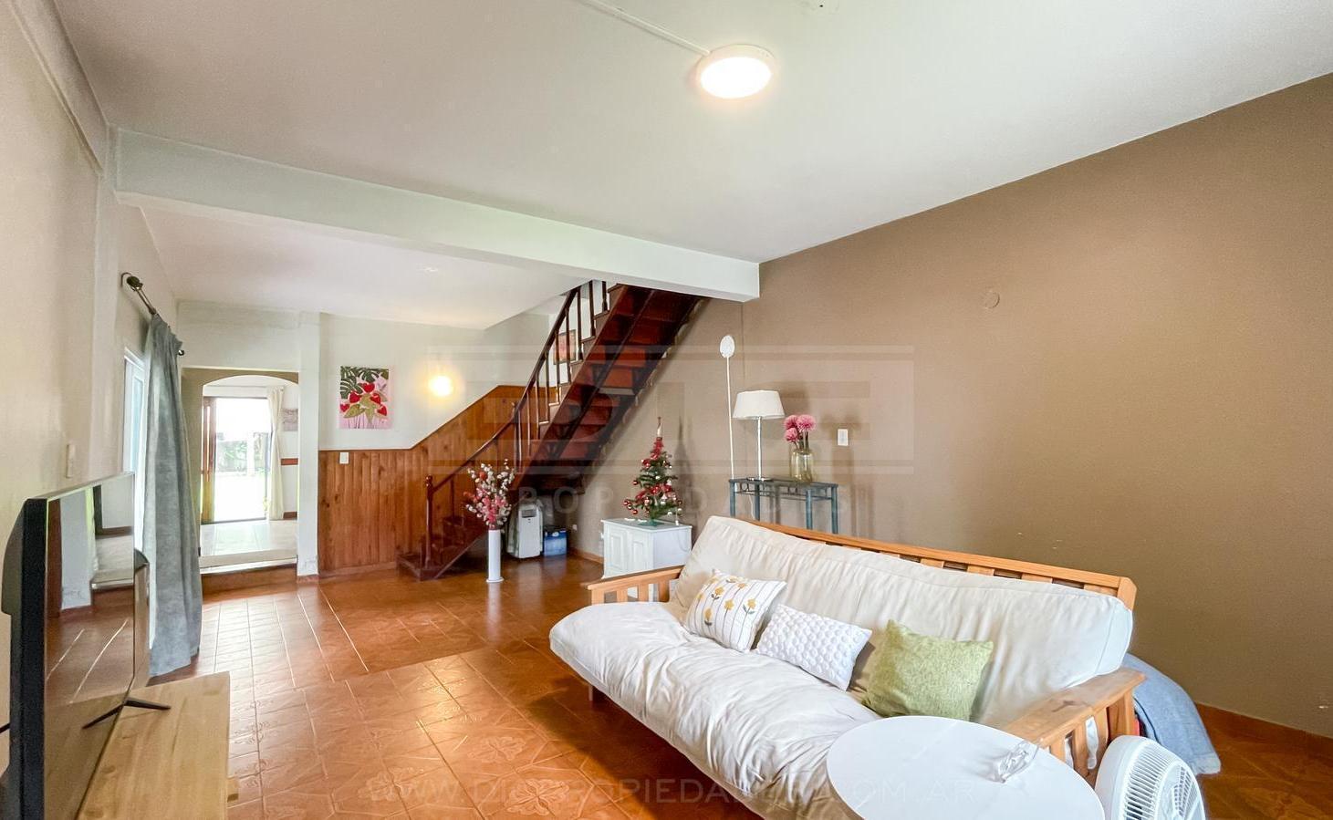 Foto de Chalet 4 dormitorios Venta - Don Torcuato, imagen 2