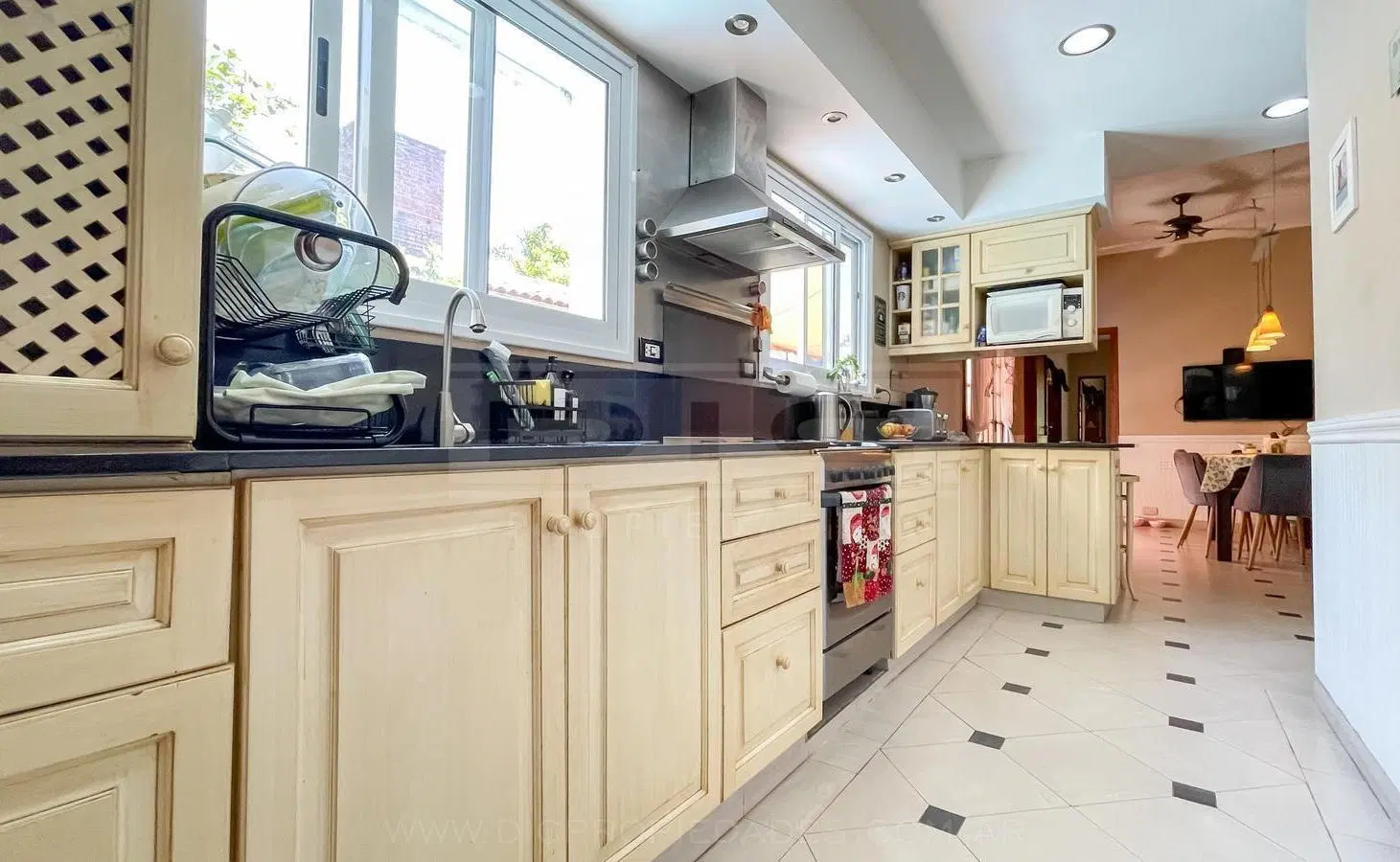 Casa 4 dormitorios Venta - La Lucila-Vias/Maipu 8