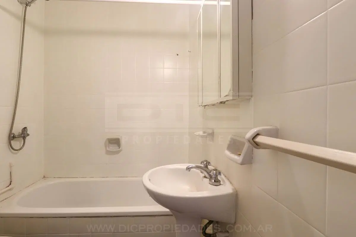 Departamento 2 ambientes Venta - Florida-B.Roca 4