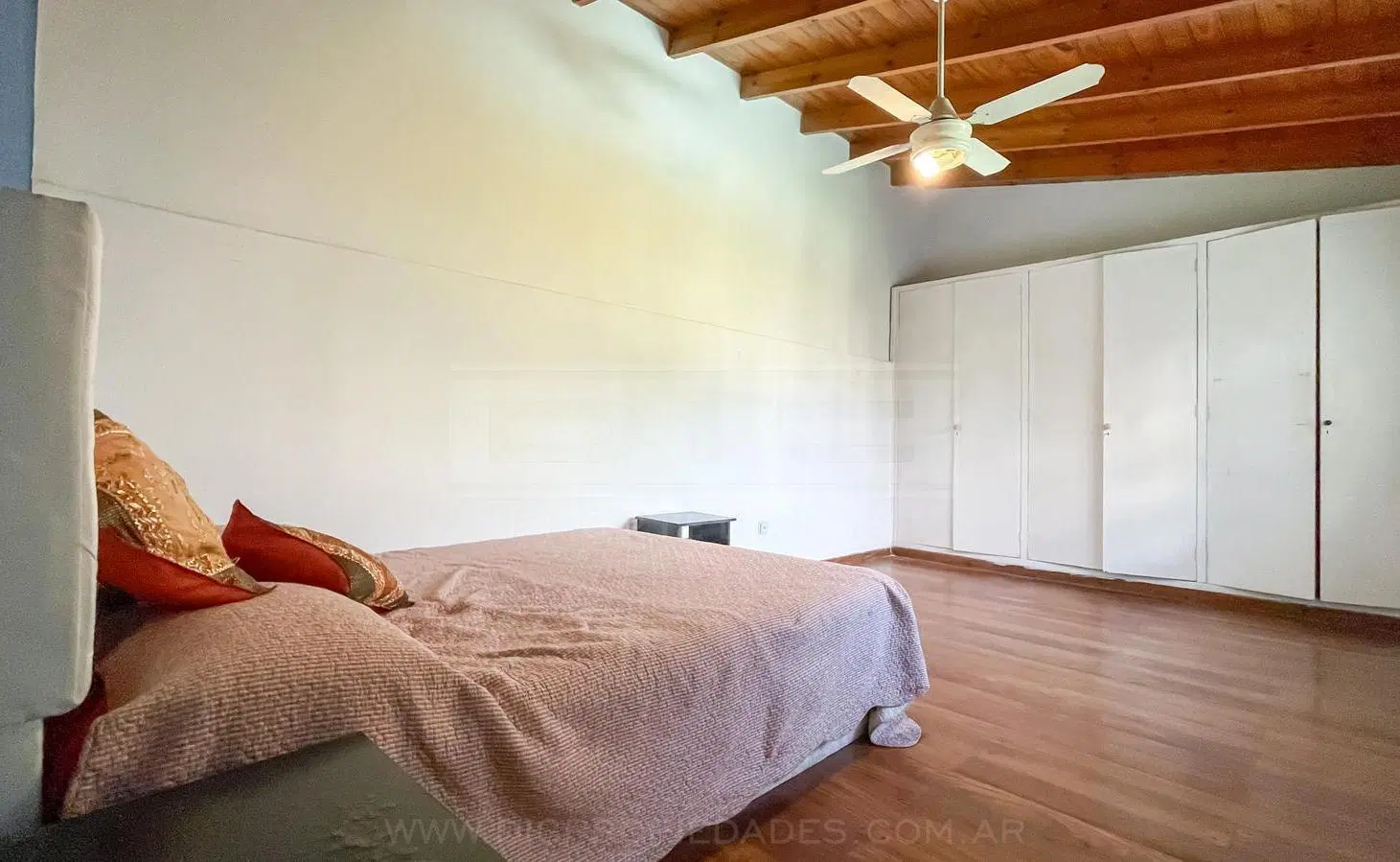 Casa 4 dormitorios Venta - Barrio Vicente López 8