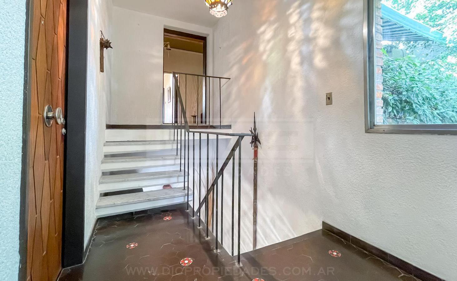 Foto de Casa 4 dormitorios Venta - Barrio Vicente López, imagen 4