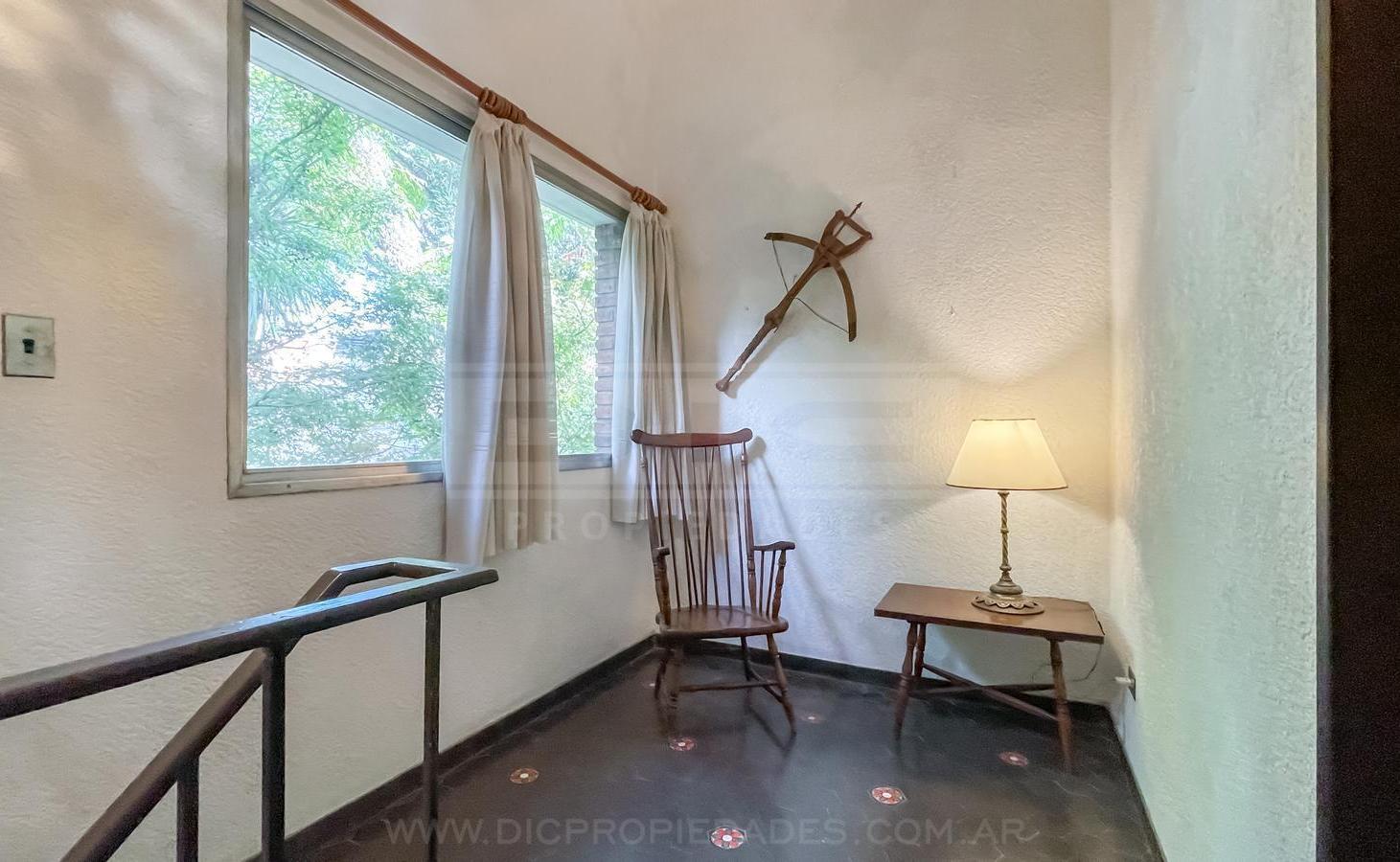 Foto de Casa 4 dormitorios Venta - Barrio Vicente López, imagen 3