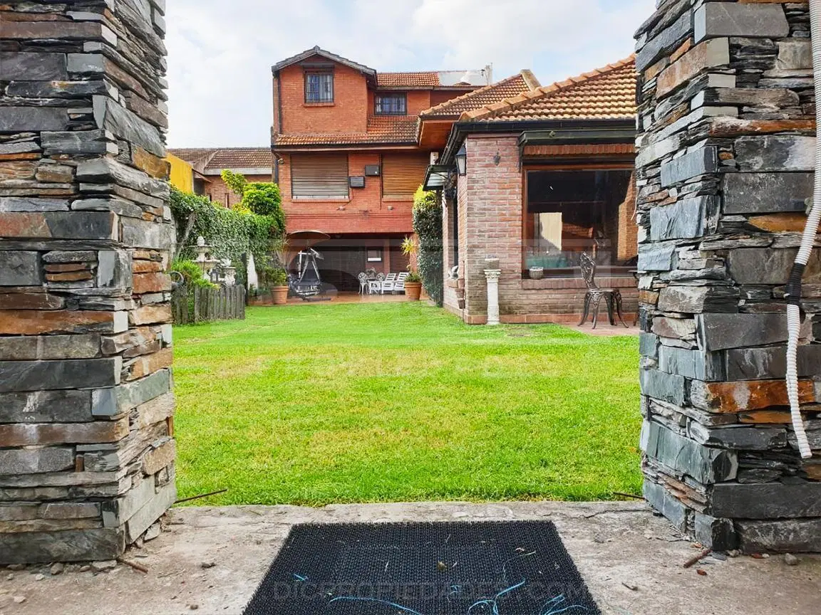 Chalet  5 Ambientes Venta - Martinez 3